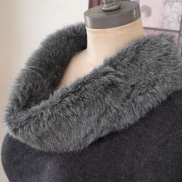 Vtg. Kathy Ireland Wool Blend Faux Shawl collar  Sweater - Picture 5 of 16